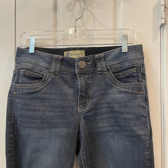Democracy Woman’s Dark Wash Absolution Technology Jeans size:6 - Picture 4 of 6
